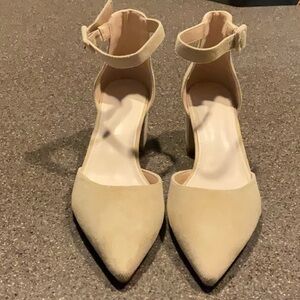 Ladies Light Brown heels